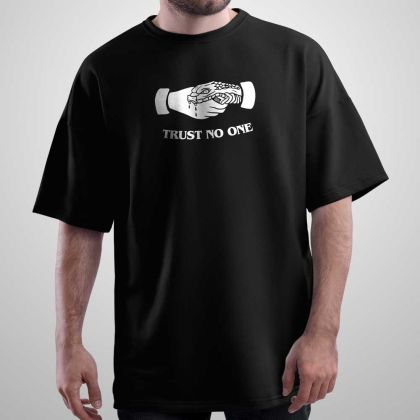 Oversize тениска Trust No One