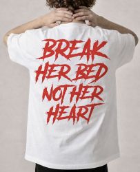 Oversize тениска Break Her Bed, Not Her Heart